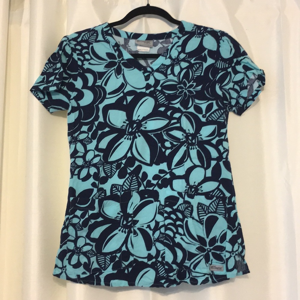 Scrub top